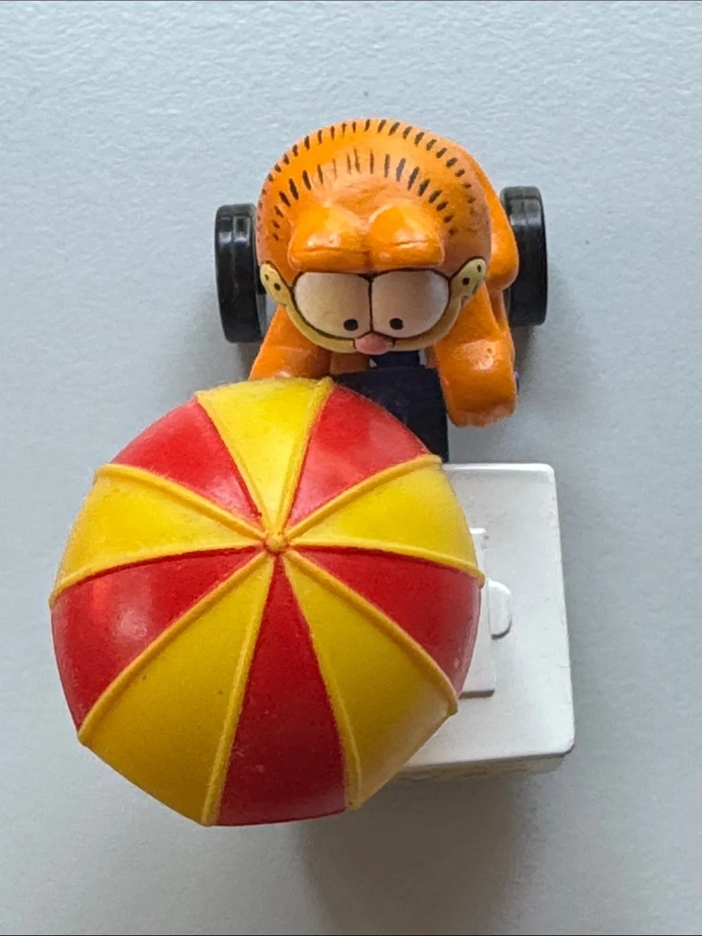 Vintage Ertl Garfield Ice Cream Cart Tricycle Toy